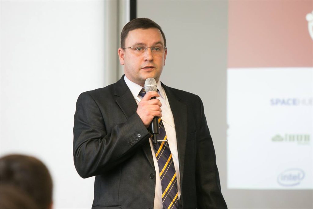 16463533_385692691789721_4734857014090217236_o